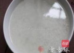 腊肠香菇煲仔饭的做法图解1