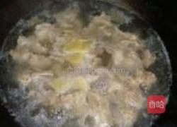 金针菇排骨汤的做法图解4