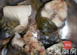 蒜瓣烧鲶鱼的做法图解1