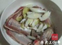什菌排骨煲的做法图解1