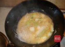 土豆白菜粉丝汤的做法图解8