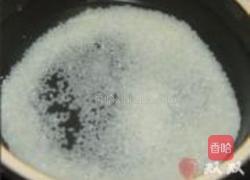 牛肉皮蛋粥的做法图解1