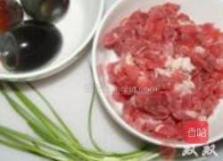 牛肉皮蛋粥的做法图解2
