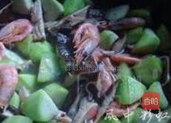 丝瓜香菇北极虾的做法图解4