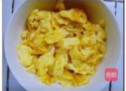 西葫芦木耳炒鸡蛋的做法图解2