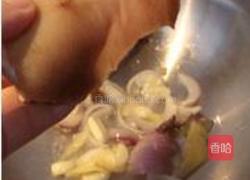 可乐话梅蹄膀的做法图解1