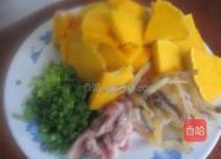 南瓜炒墨鱼干的做法图解3