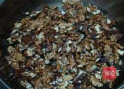 琥珀桃仁的做法图解1