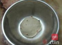 黑糖果仁欧式面包的做法图解1