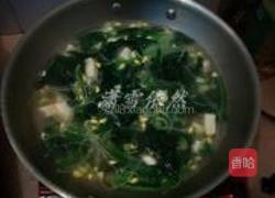 菠菜豆芽汤的做法图解5