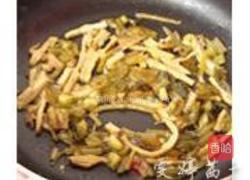 酸辣牛肉米粉的做法图解2