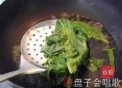 虾味菜汁凉皮的做法图解3