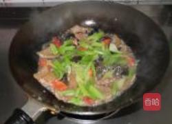 芹菜炒皮肚的做法图解7