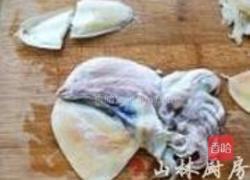 炖墨鱼排骨汤的做法图解2