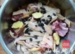 炖墨鱼排骨汤的做法图解5