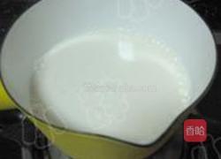 牛奶水果杯的做法图解1