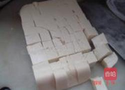 咸鸭蛋拌豆腐的做法图解1