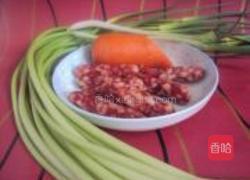 蒜苔炒腊肠的做法图解1