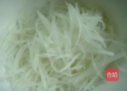 萝卜丝拌豆苗的做法图解2