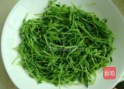 萝卜丝拌豆苗的做法图解4