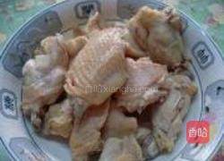 菜花烧鸡翅的做法图解1