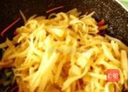 什锦炒饼丝的做法图解7