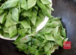 扁豆炒土豆片的做法图解5