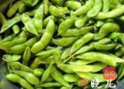 鹽水麻辣毛豆的做法圖解1