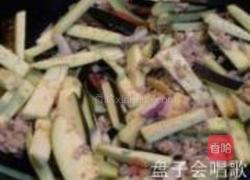 耗油肉末茄子煲的做法图解6