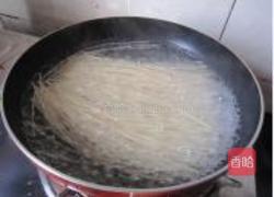 咸蛋凉拌面的做法图解2