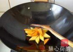 双色南瓜炒白果的做法图解7