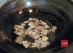 五花肉炒茭白的做法图解3