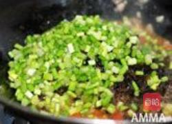 番茄炒三丁的做法图解4