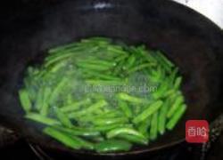 酱焖肉片扁豆的做法图解4