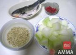 冬瓜薏仁鲫鱼汤的做法图解1