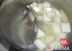 冬瓜薏仁鲫鱼汤的做法图解4