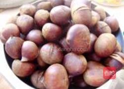 板栗炒白菜的做法图解1