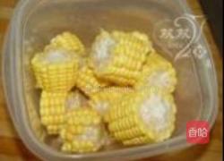 玉米炖鸡爪的做法图解4