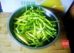 剁椒黄花菜的做法图解1