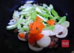 腊肉杏鲍炒西芹的做法图解5