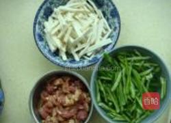 杏鲍菇炒肉丝的做法图解2