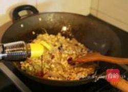 黄豆芽炒猪皮的做法图解9