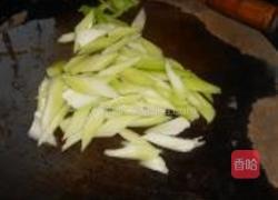 芹菜炒东风螺肉的做法图解2