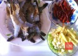 爆炒开背虾的做法图解1