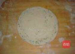 葱花椒叶饼的做法图解3