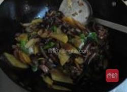 榛蘑土豆片的做法图解6
