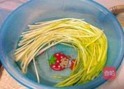 鸡蛋炒韭黄的做法图解1