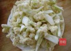 菜花炒紫甘蓝的做法图解1