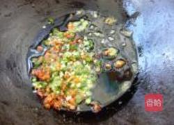 菜花炒紫甘蓝的做法图解3