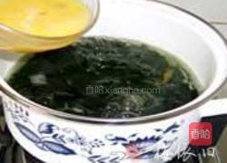 裙带菜蛋花汤的做法图解3